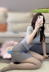 美女房仲 蜜桃，人很好相處 業績不好  出來兼職 很愛撒嬌，像隻奶油犬一樣