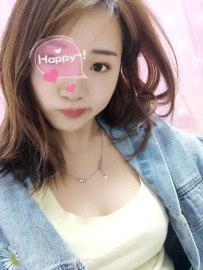 子瑜162cm.Dcup.45kg.22歲  皮膚白皙，超美又性感，胸挺，白，  皮膚吹彈可破 配合高