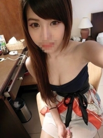 甜美實習護士 昕兒 白嫩奶子 水多敏感  容易濕濕的，妹妹很會夾